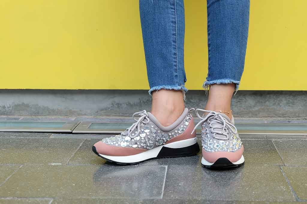 sturdy shoes to prevent falls with nerve damage