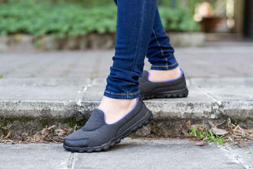 best walking shoes for neuropathy
