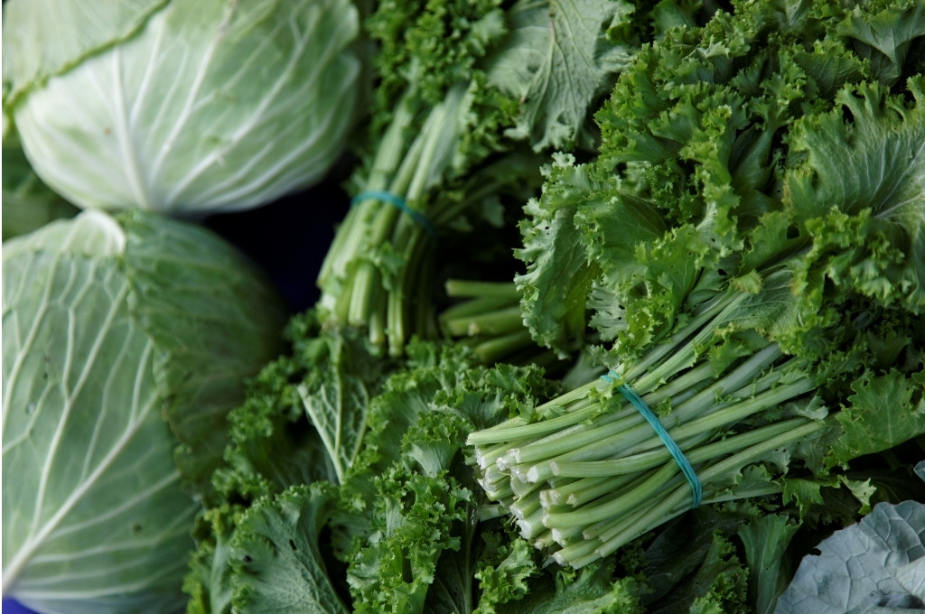 anti-inflammatory leafy greens with folate for nerve health